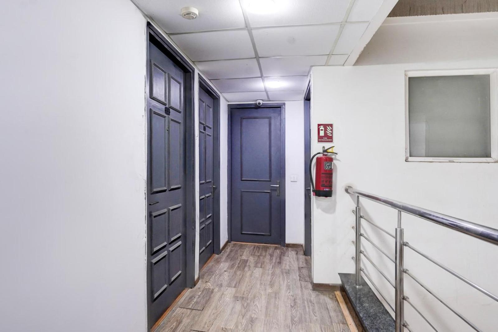 Hotel Aerotech Suite Új-Delhi Kültér fotó